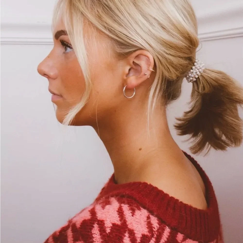 Pearl Ponytail (7708)